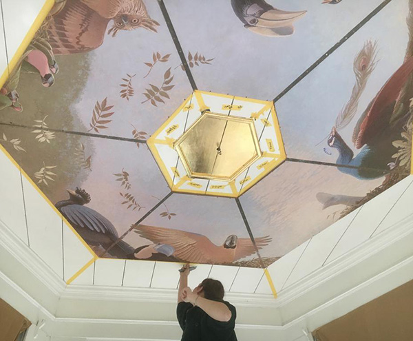 installation of the new ceiling painting at the 18th c. tea pavilion of Schoonoord House. Sept 2021 <p>.