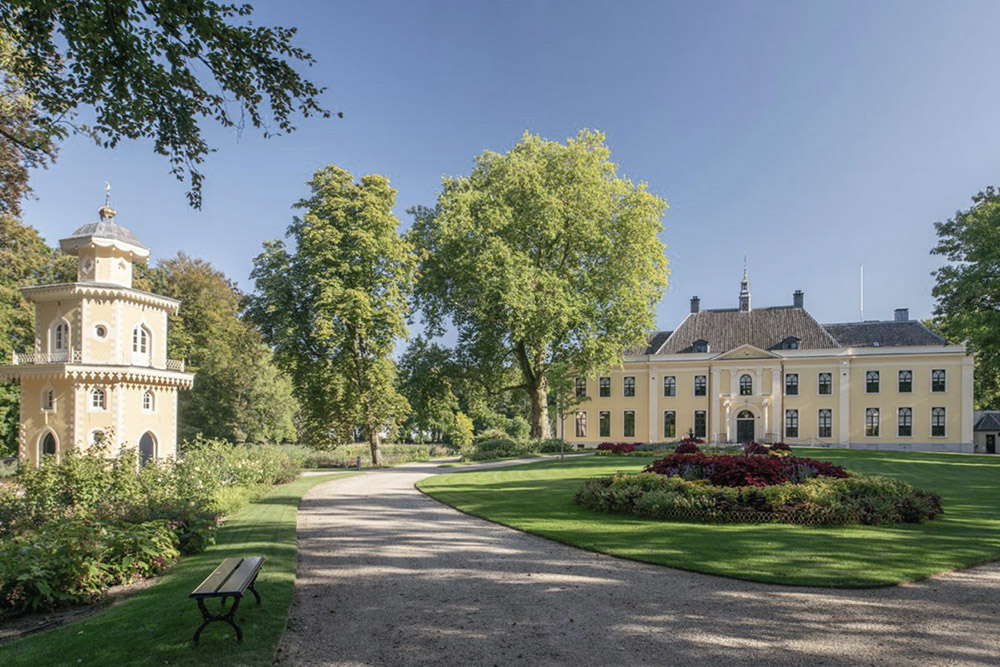 The Landfort Heritage Foundation regards a country estate like this as “Gesamtkunstwerk” with every detail carefully considered and designed. The new fronton has been installed to celebrate the end of several years of restorations and its opening to the public. early June 2023 <p>.